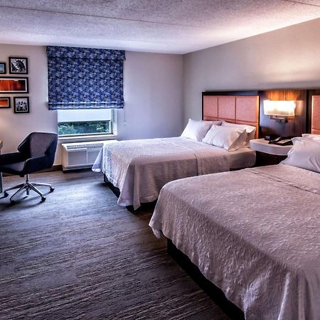 Hampton Inn & Suites Staten Island Nueva York Exterior foto