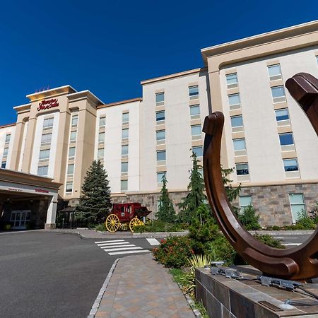 Hampton Inn & Suites Staten Island Nueva York Exterior foto