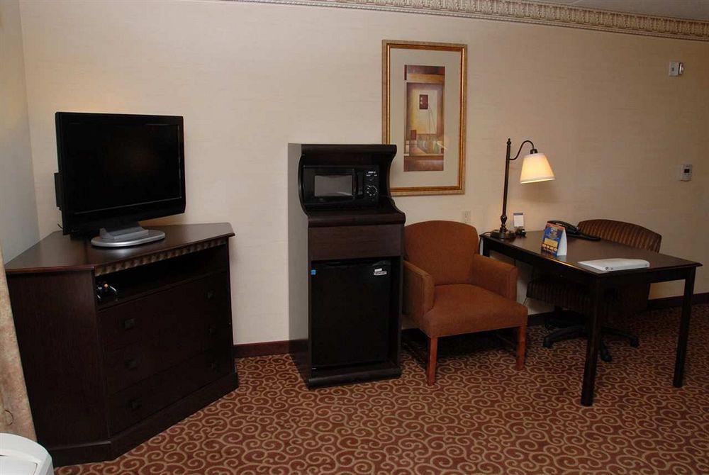 Hampton Inn & Suites Staten Island Nueva York Habitación foto