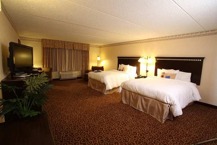 Hampton Inn & Suites Staten Island Nueva York Exterior foto
