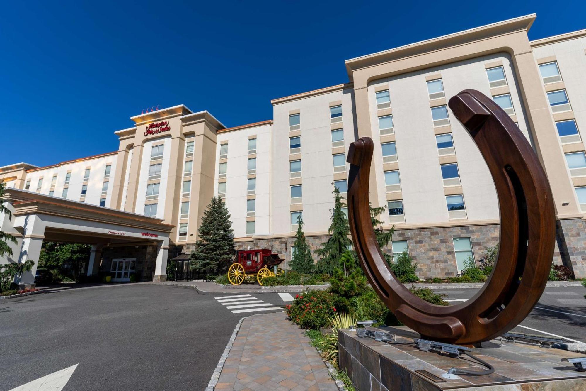 Hampton Inn & Suites Staten Island Nueva York Exterior foto