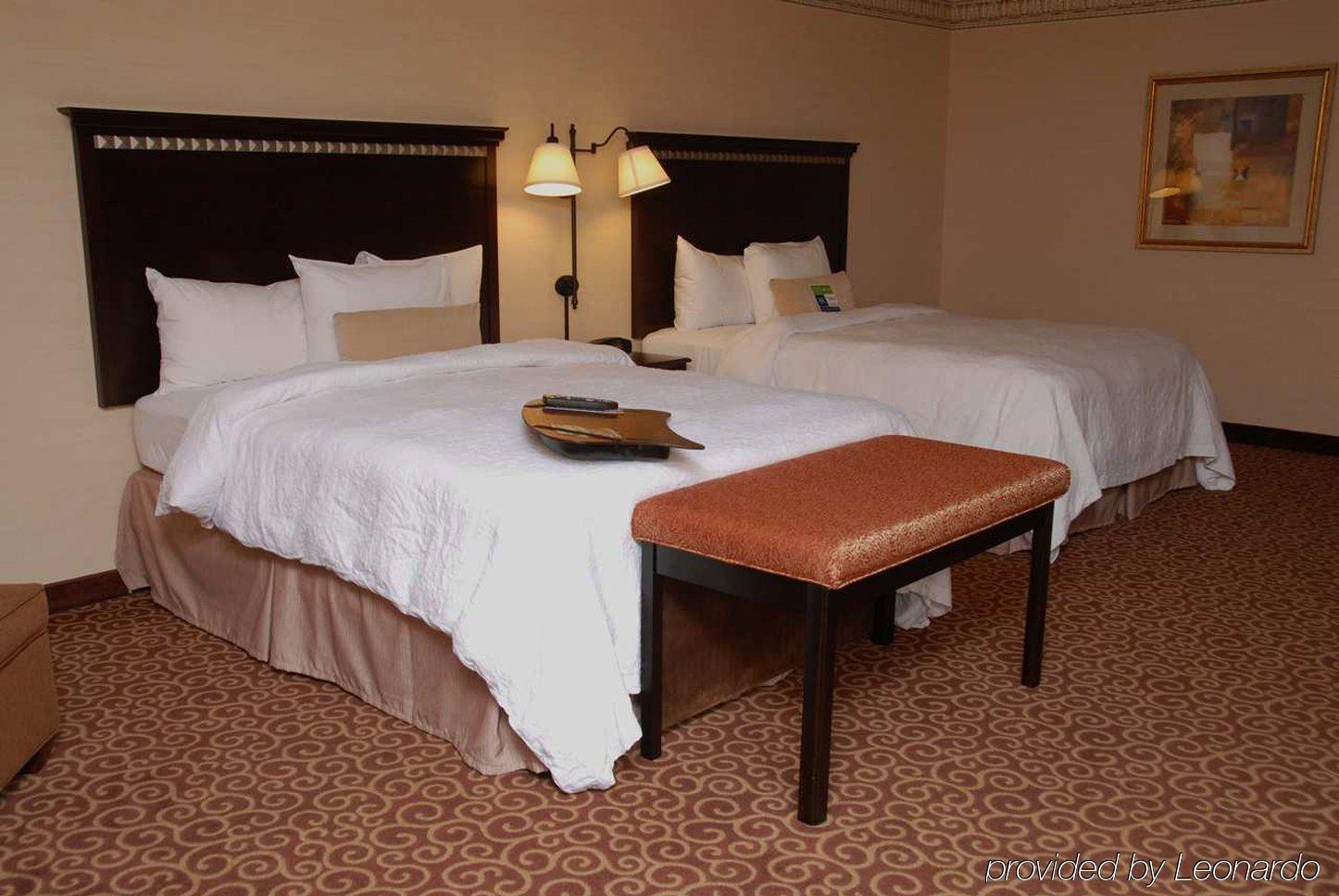 Hampton Inn & Suites Staten Island Nueva York Habitación foto